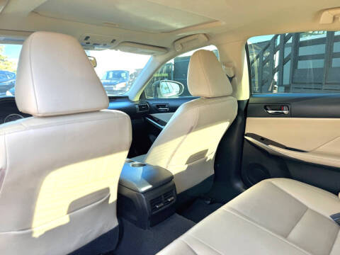 2016 Lexus IS 200t