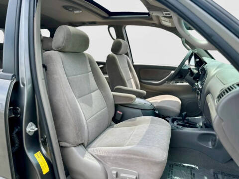 2003 Toyota Sequoia SR5