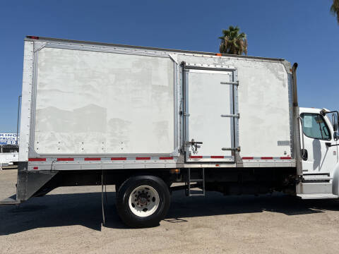 2012 Freightliner M2 106