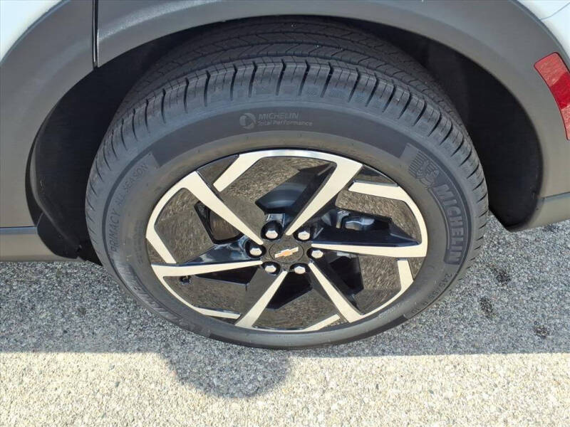 2026 Chevrolet Equinox EV LT 2