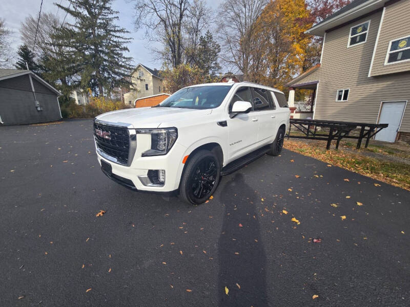 2024 GMC Yukon XL SLE's photo