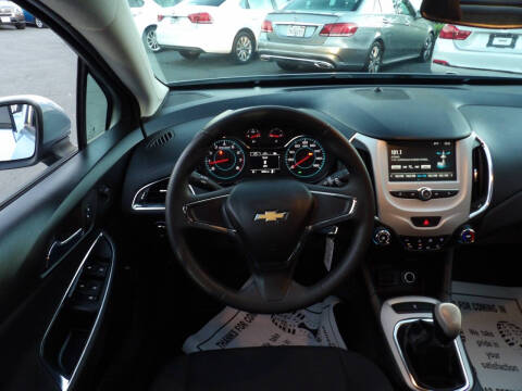 2017 Chevrolet Cruze LS Manual