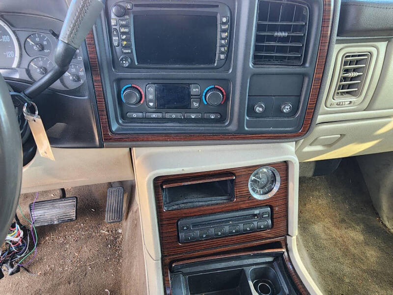 2004 Cadillac Escalade