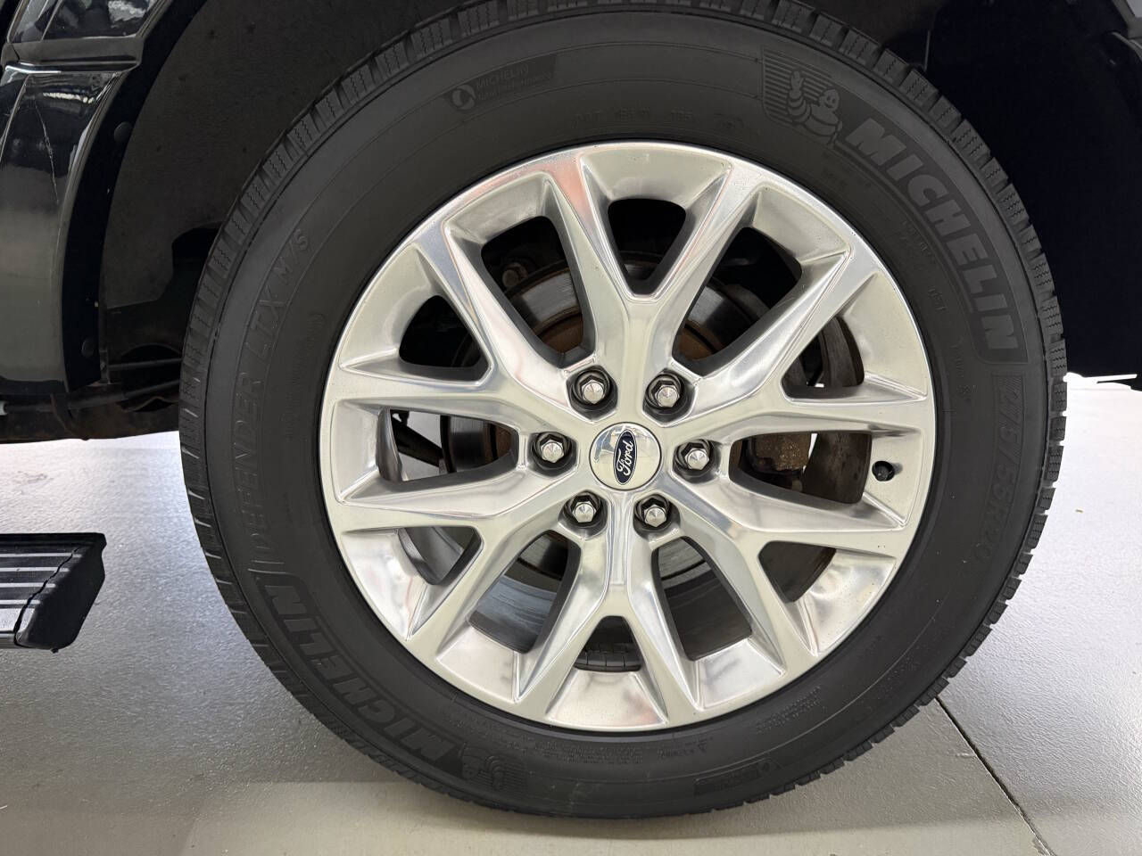Black 2017 Ford Expedition Limited 4x4 Limited 4dr SUV 34