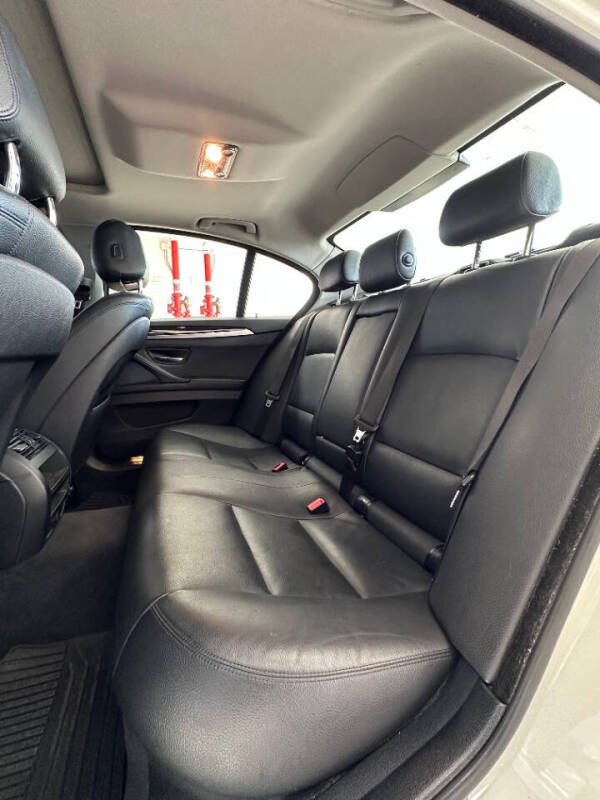 2015 BMW 5 Series 528i