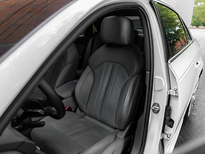 2018 Audi A4 2.0T quattro Prestige