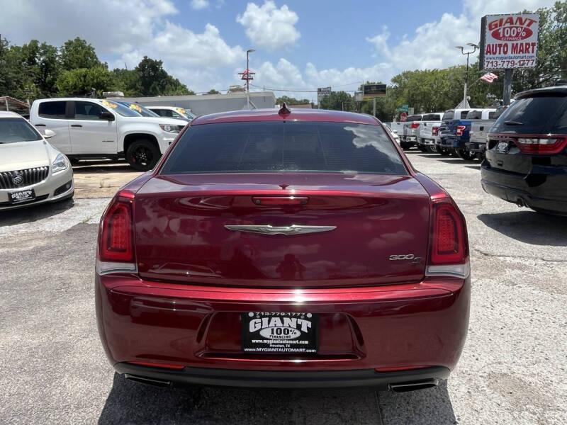 2018 Chrysler 300 S