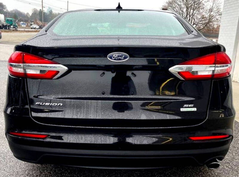 2020 Ford Fusion SE