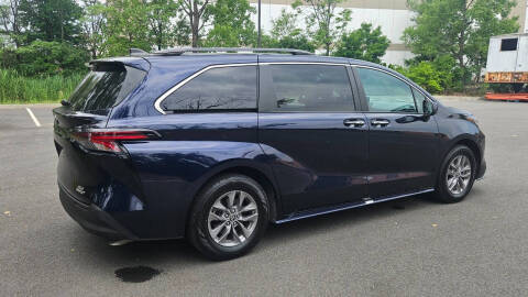 2024 Toyota Sienna XLE 8-Passenger