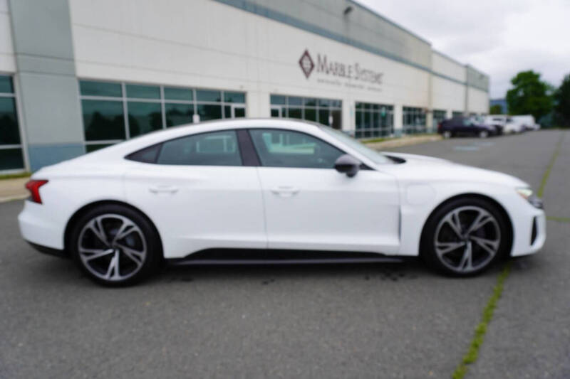2022 Audi e-tron GT quattro Premium Plus