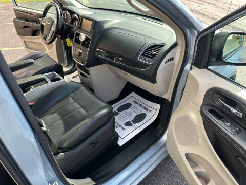 2013 Chrysler Town and Country Touring-L