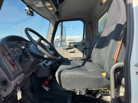 2016 Freightliner M2 26' Box Truck