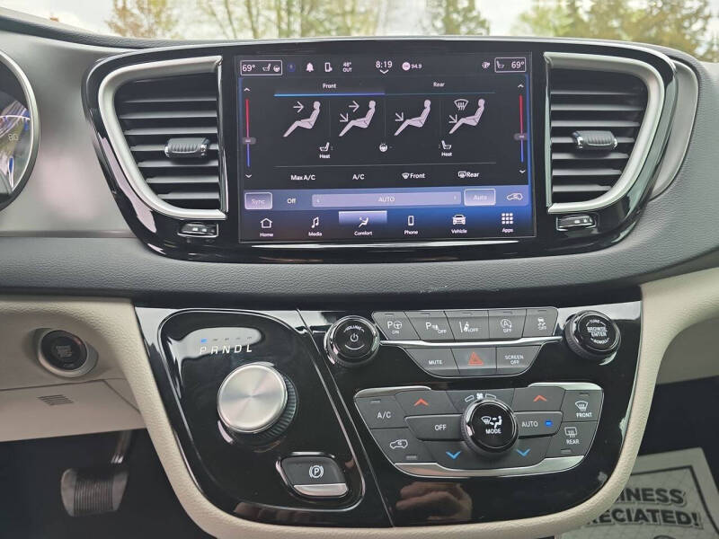 2023 Chrysler Pacifica Touring L