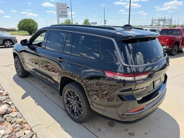 2026 Jeep Grand Cherokee L Summit