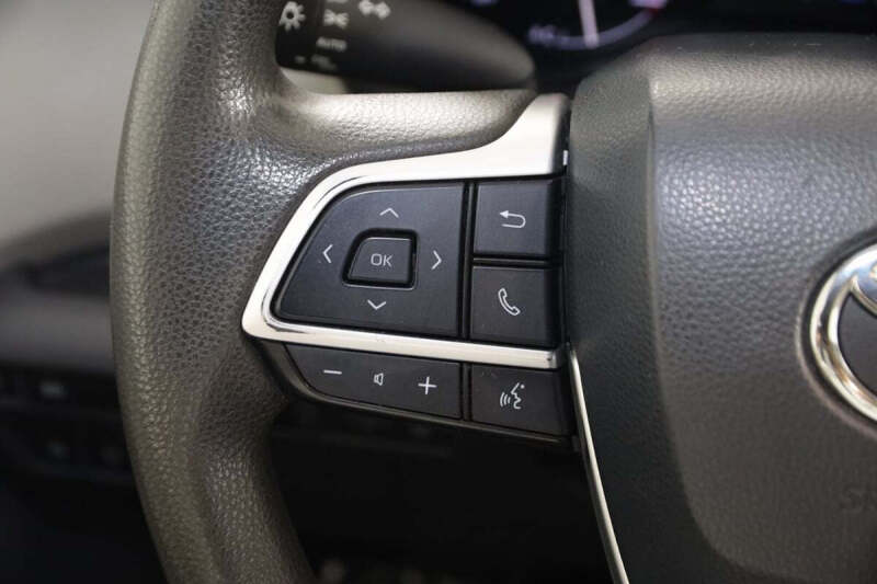 2021 Toyota Sienna LE 8-Passenger