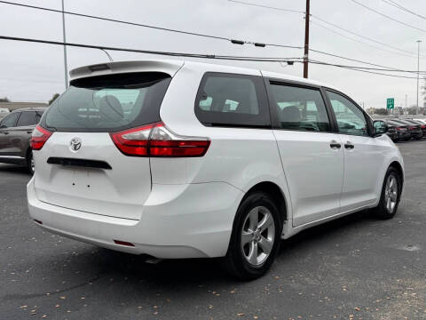 2016 Toyota Sienna L 7-Passenger