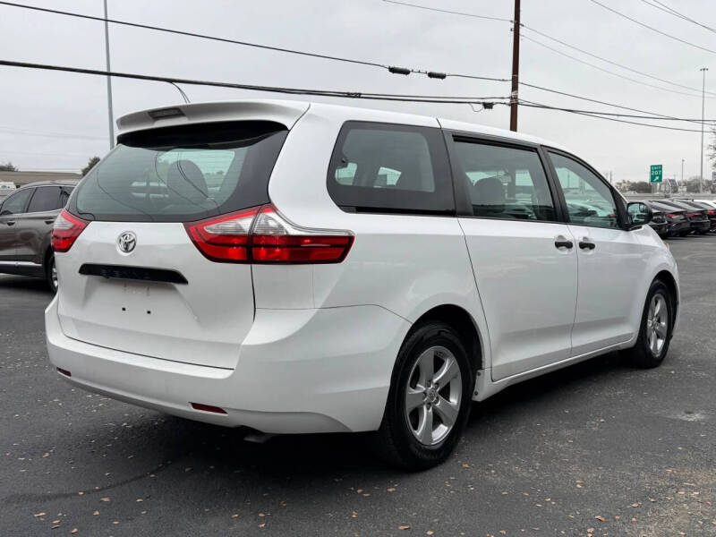 2016 Toyota Sienna L 7-Passenger