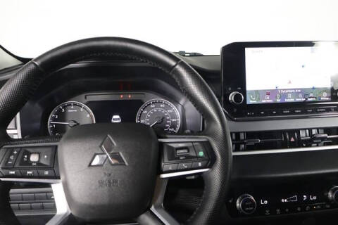 2023 Mitsubishi Outlander SE