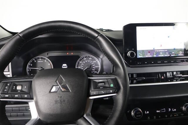 2023 Mitsubishi Outlander SE