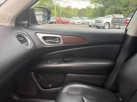 2017 Nissan Pathfinder Platinum