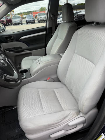 2015 Toyota Highlander LE