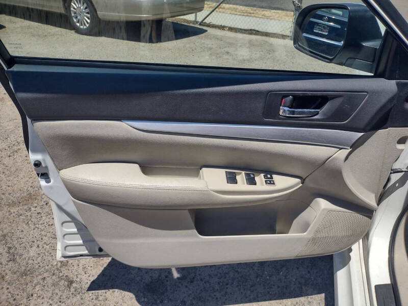 2012 Subaru Legacy 2.5i Premium