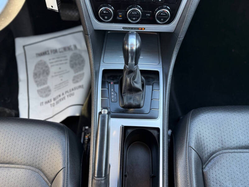 2012 Volkswagen Passat SE
