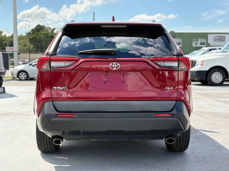 2021 Toyota RAV4 XLE