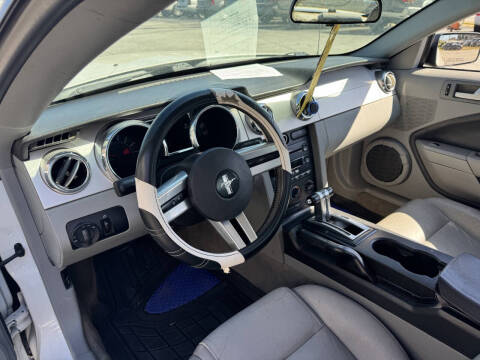 2007 Ford Mustang V6 Deluxe