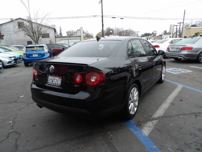 2010 Volkswagen Jetta Wolfsburg Edition