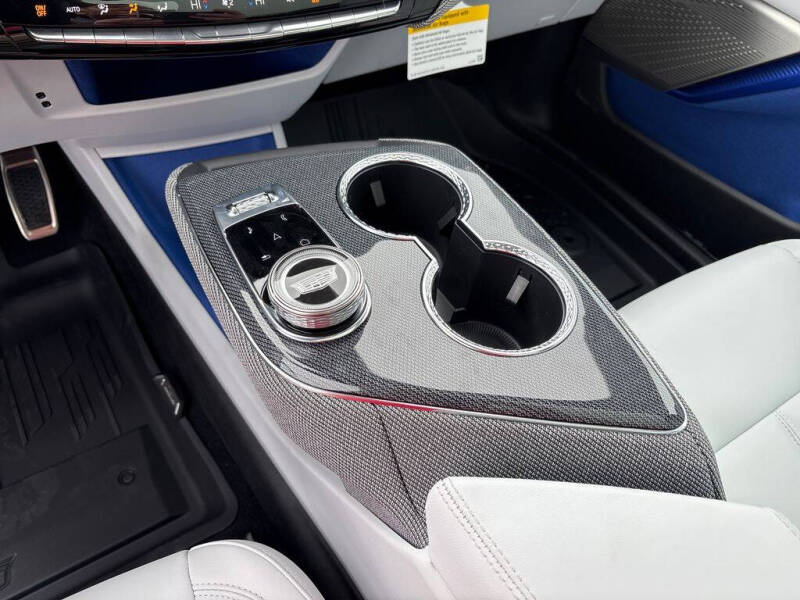 2026 Cadillac OPTIQ Luxury