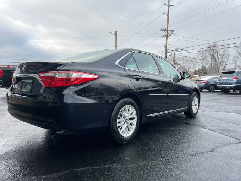 2017 Toyota Camry LE