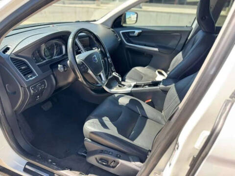 2015 Volvo XC60 T5 Drive-E Platinum