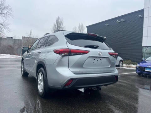 2021 Toyota Highlander LE