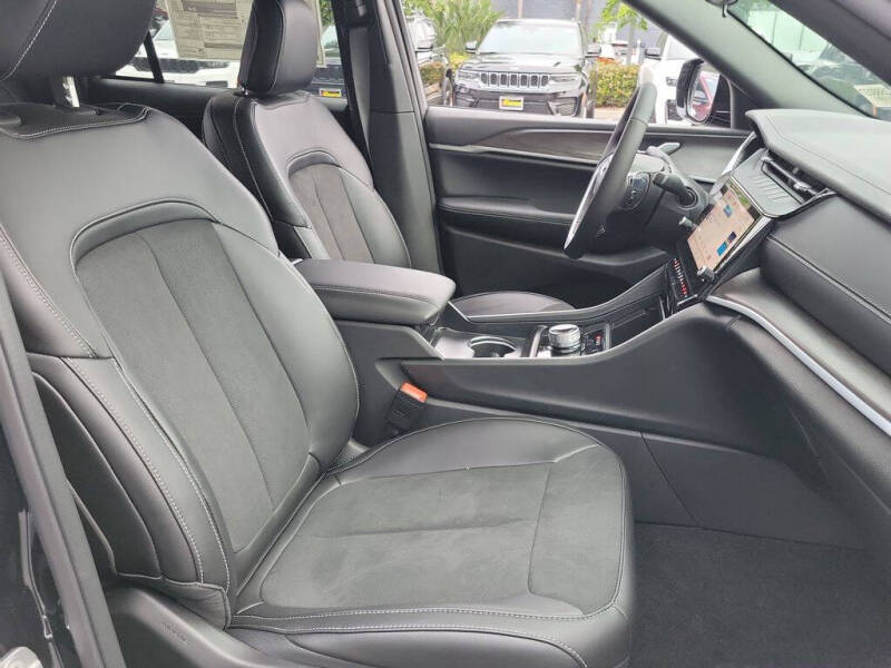 2026 Jeep Grand Cherokee Altitude
