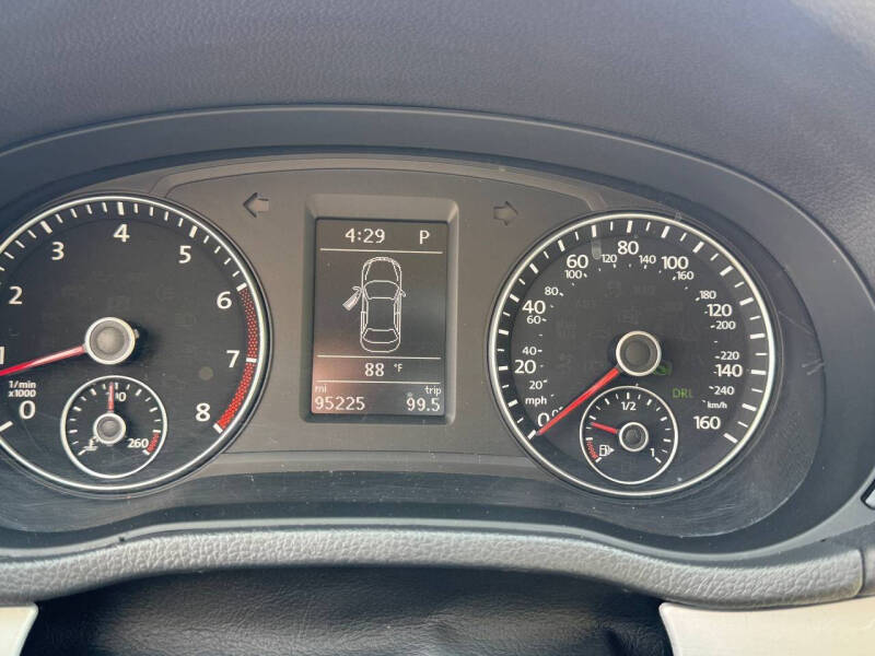 2013 Volkswagen Passat SE PZEV