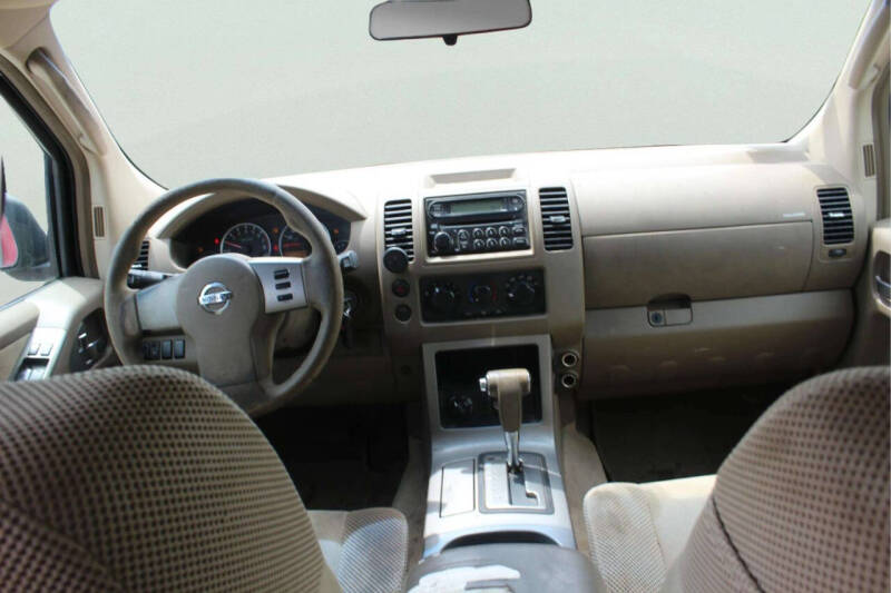 2007 Nissan Pathfinder LE