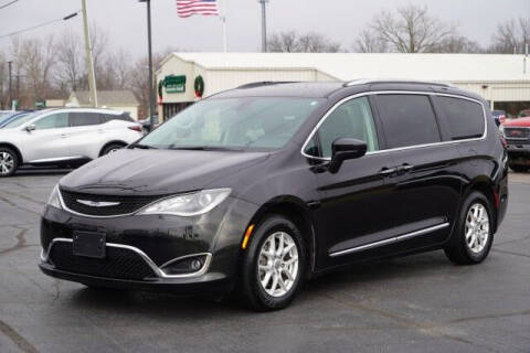 2020 Chrysler Pacifica for sale at Preferred Auto in Fort Wayne IN