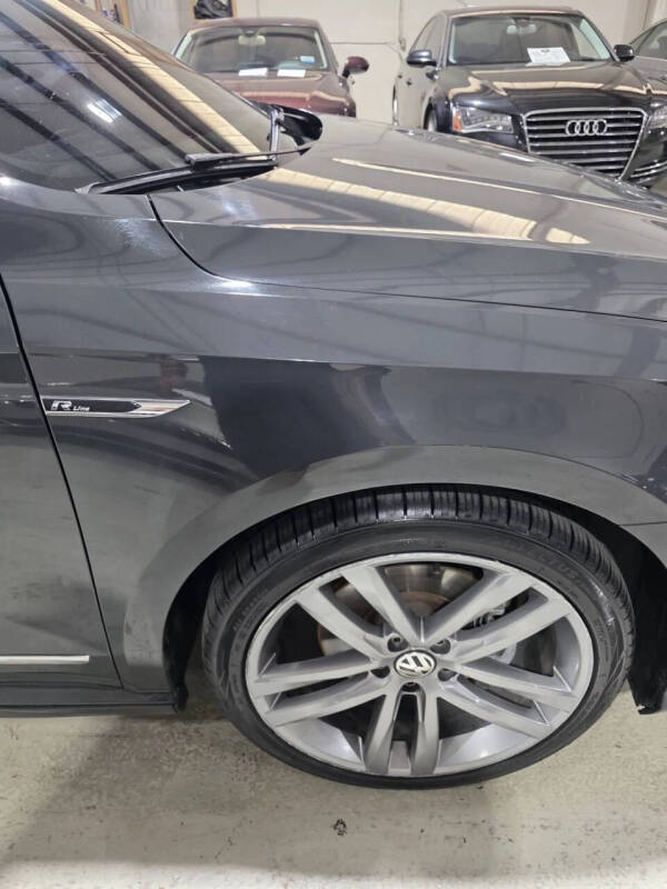 2017 Volkswagen Passat 1.8T R-Line