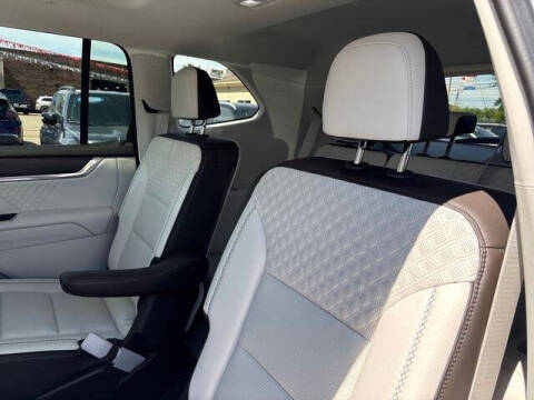 2025 GMC Acadia Denali
