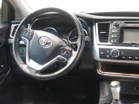 2015 Toyota Highlander LE