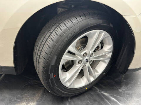 2017 Ford Taurus SE