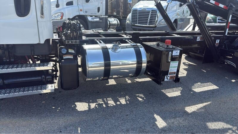 2022 Freightliner M2 106