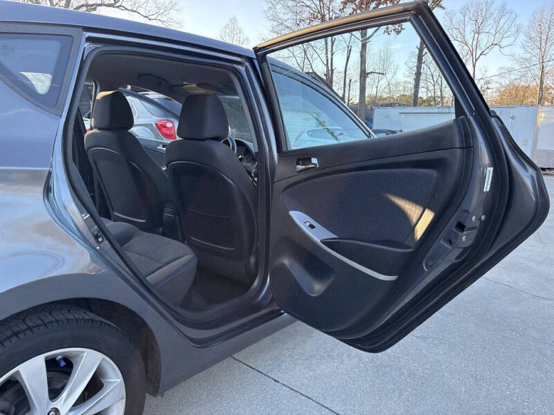 2012 Hyundai Accent SE