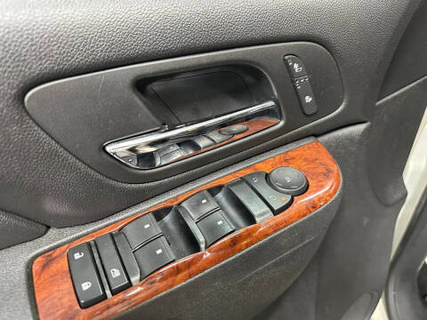 2012 Chevrolet Suburban LT