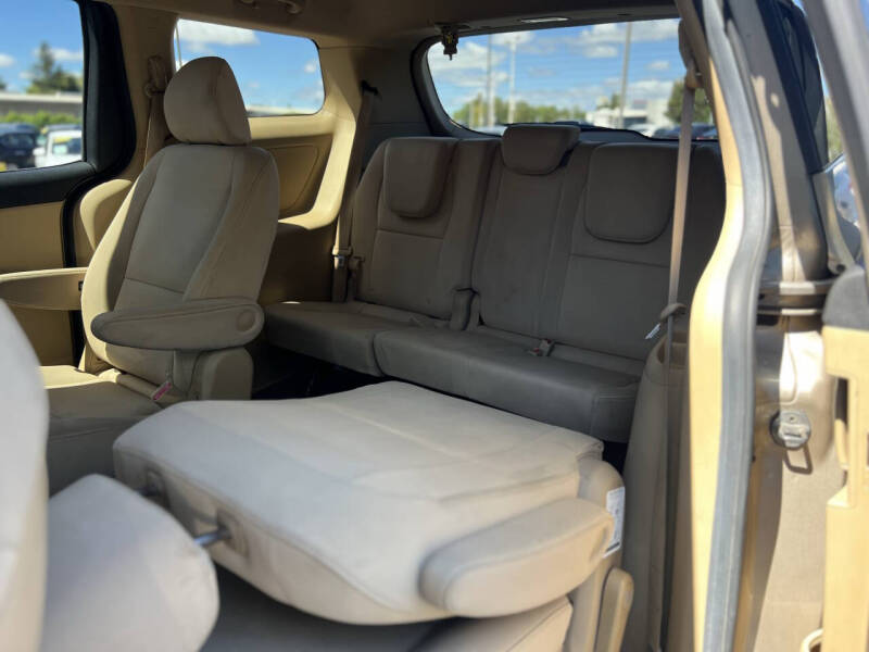 2015 Kia Sedona LX