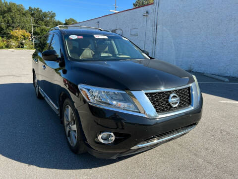 2016 Nissan Pathfinder for sale at Consumer Auto Credit in Tampa FL