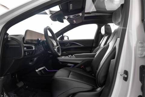 2024 Cadillac LYRIQ Luxury 1