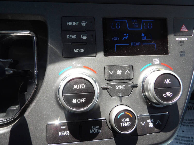 2017 Toyota Sienna LE 7-Passenger