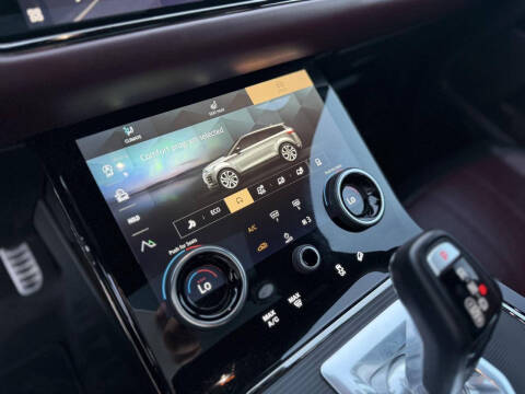 2022 Land Rover Range Rover Evoque P300 R-Dynamic HST